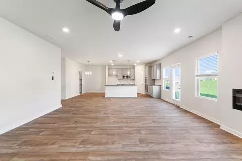 Living - 147 Post Oak Dr, Jackson, GA 30233 photo 8 of 8
