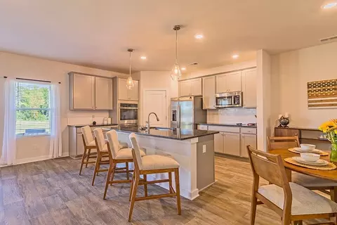 Kitchen - 147 Post Oak Dr, Jackson, GA 30233 photo 4 of 6