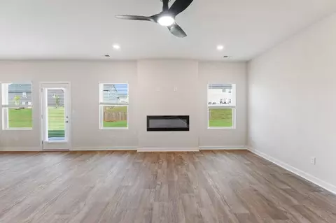 Living - 147 Post Oak Dr, Jackson, GA 30233 photo 7 of 8