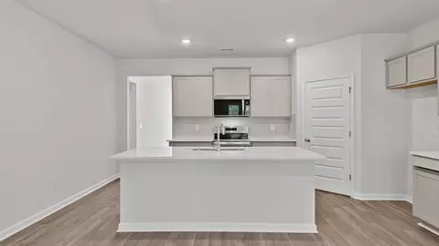 Kitchen - 400 Teamon Pointe Dr, Griffin, GA 30223 photo 1 of 4