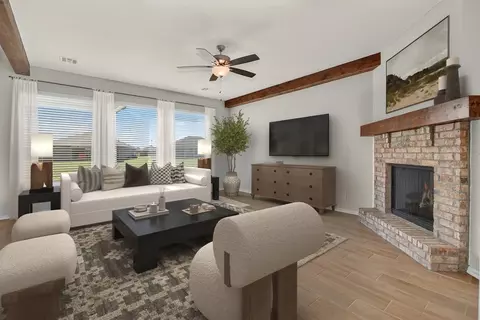 Living - 2105 W Aurora St, Broken Arrow, OK 74014 photo 2 of 9