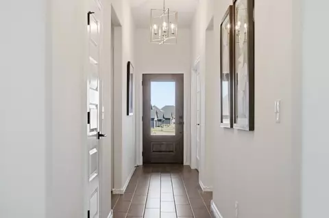 Entry Way - 2105 W Aurora St, Broken Arrow, OK 74014 photo 6 of 9