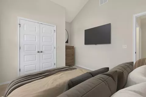 Bedroom - 2105 W Aurora St, Broken Arrow, OK 74014 photo 8 of 18