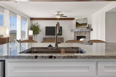 Kitchen - 2105 W Aurora St, Broken Arrow, OK 74014 photo 5 of 11