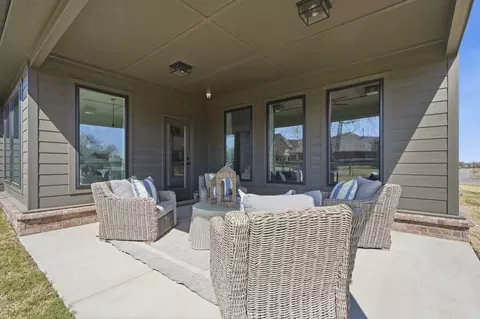 Exterior - 2105 W Aurora St, Broken Arrow, OK 74014 photo 11 of 12