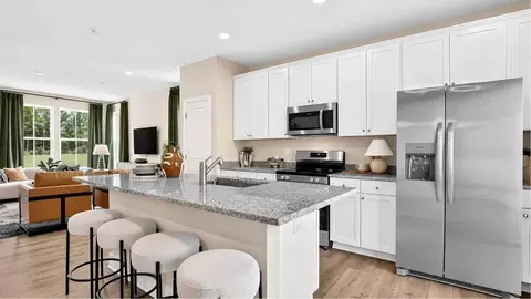 10532 Cobbler Pl, White Plains, MD 20695