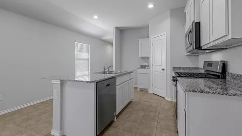 Kitchen - 136 Springhill North Rd, Boyd, TX 76023 photo 1 of 7