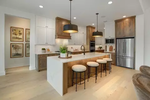 Kitchen - 2012 Rangeland Way, Argyle, TX 76226 photo 8 of 10