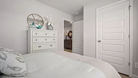 Bedroom - 1063 Realm Rd E, Mobile, AL 36608 photo 4 of 11