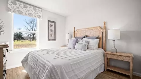 Bedroom - 1063 Realm Rd E, Mobile, AL 36608 photo 5 of 11