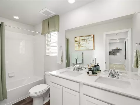 Bath - 9389 Foxfire St, Longmont, CO 80504 photo 3 of 5