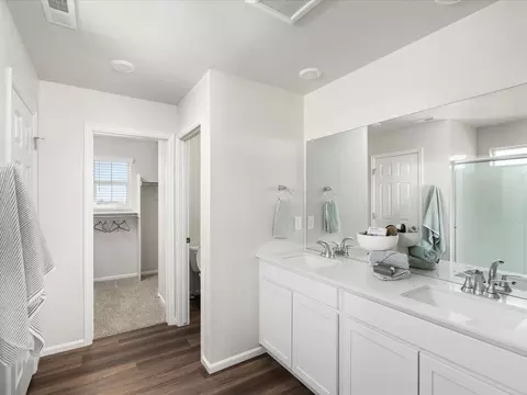 Bath - 9389 Foxfire St, Longmont, CO 80504 photo 2 of 5