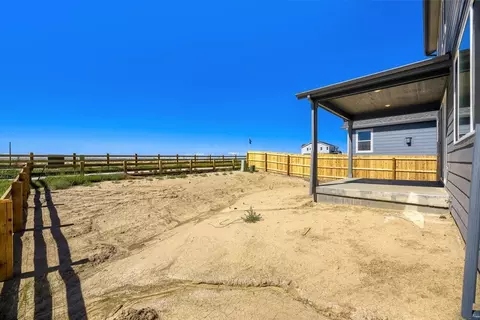 Exterior - 46434 Heritage Ave, Bennett, CO 80102 photo 6 of 11