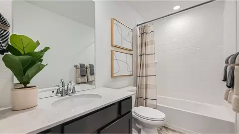 Bath - 6637 E 149th Ave, Thornton, CO 80602 photo 2 of 4