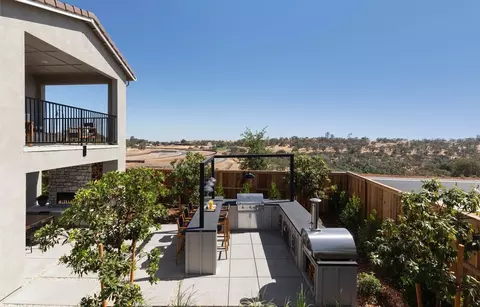 Exterior - 984 Oakscape Ln, Lincoln, CA 95648 photo 4 of 20