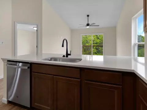 Kitchen - 390 Olympic Dr, Pacific, MO 63069 photo 2 of 5