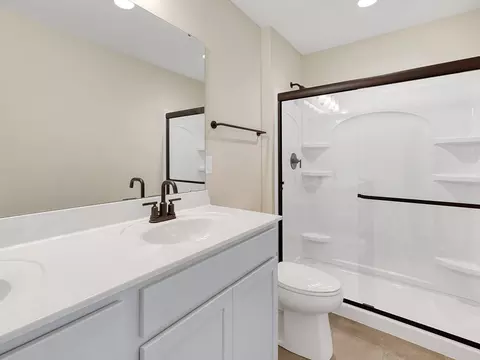 Bath - 390 Olympic Dr, Pacific, MO 63069 photo 1 of 2