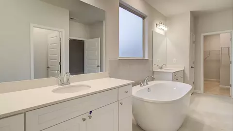 Bath - 113 Frontier Way, Mcdonough, GA 30253 photo 2 of 4