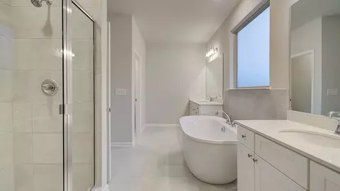 Bath - 113 Frontier Way, Mcdonough, GA 30253 photo 4 of 4