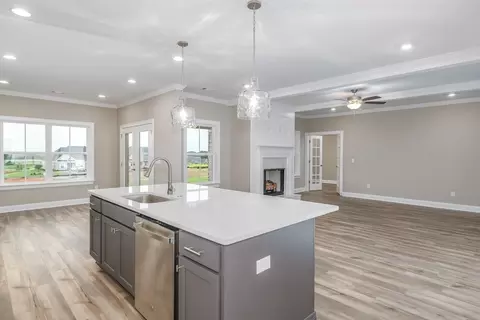 Living - 127 Laurel Branch Dr, Dothan, AL 36305 photo 1 of 2