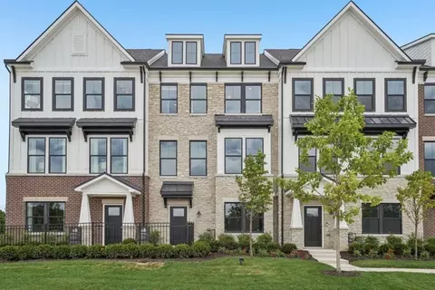 44090 Oakmont, Plymouth, MI 48170