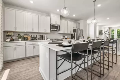 623 Oak Bluff Dr, Cumming, GA 30040