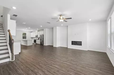 623 Oak Bluff Dr, Cumming, GA 30040