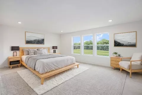 Bedroom - Texas Dr, Kalamazoo, MI 49009 photo 4 of 10