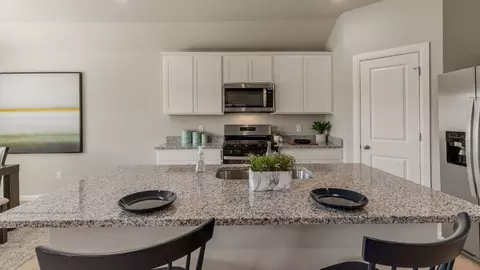 Kitchen - 7515 N 154th E Ave, Owasso, OK 74055 photo 5 of 9