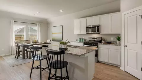 Kitchen - 7515 N 154th E Ave, Owasso, OK 74055 photo 3 of 9