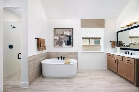 Bath - 2452 Trailrunner Dr, Celina, TX 75009 photo 2 of 3