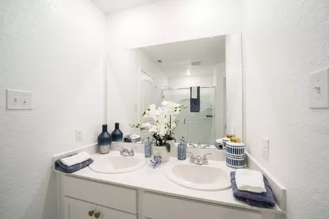 Bath - 11238 Katzer Pl, Converse, TX 78109 photo 5 of 6