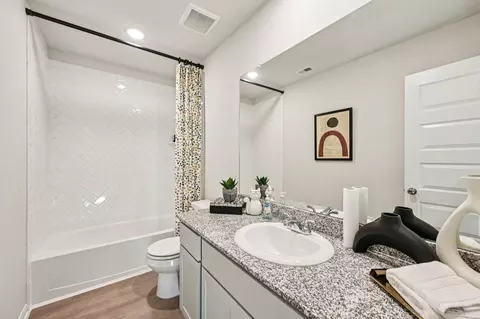 Bath - 11238 Katzer Pl, Converse, TX 78109 photo 3 of 6