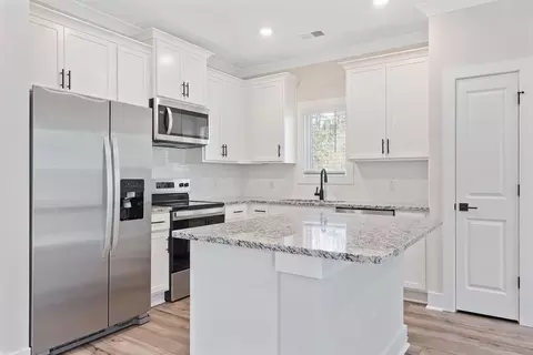 Kitchen - 26 Hibiscus Dr Hampstead, Hampstead, NC 28443 photo 1 of 4