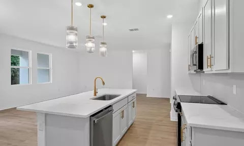 Kitchen - 1634 Cane Bamboo St, Saint Cloud, FL 34771 photo 4 of 6