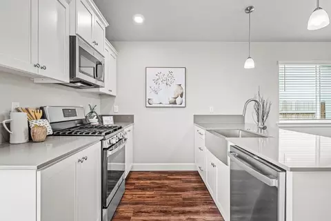 Kitchen - 545 Taft St, Umatilla, OR 97882 photo 1 of 3