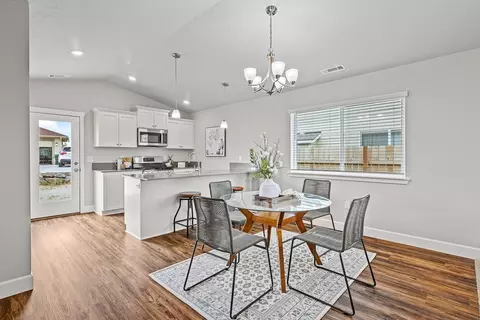 Dining - 545 Taft St, Umatilla, OR 97882 photo 1 of 7