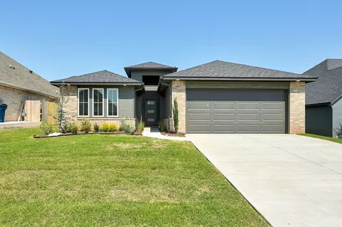 Exterior - 2109 Josslyn Pl, Edmond, OK 73034 photo 8 of 8
