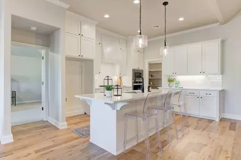 Kitchen - 2109 Josslyn Pl, Edmond, OK 73034 photo 4 of 4