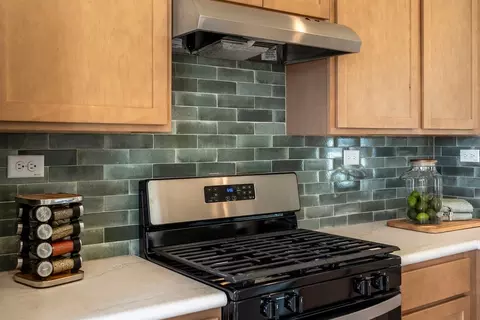 Kitchen - 10038 Punta Verde Ave, Converse, TX 78109 photo 4 of 33