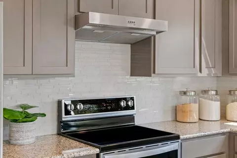 Kitchen - 10038 Punta Verde Ave, Converse, TX 78109 photo 31 of 33