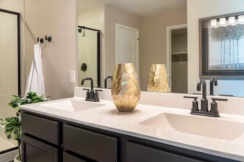 Bath - 10038 Punta Verde Ave, Converse, TX 78109 photo 10 of 12