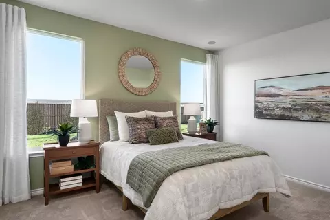 Bedroom - 10038 Punta Verde Ave, Converse, TX 78109 photo 2 of 15