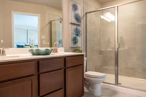 Bath - 10038 Punta Verde Ave, Converse, TX 78109 photo 8 of 12