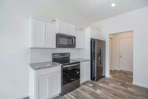 Kitchen - Pear Tree Drive, Burton, MI 48519 photo 3 of 5
