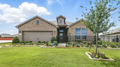 1935 Jackson St, Cleburne, TX 76033