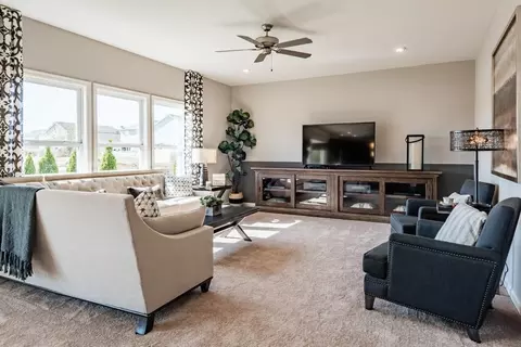 Living - 3198 Belleglade Dr, Covington, KY 41015 photo 6 of 8