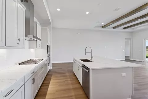 Kitchen - 10743 Spring Sapling Cir, Parrish, FL 34219 photo 6 of 8