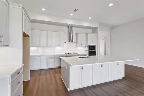 Kitchen - 10743 Spring Sapling Cir, Parrish, FL 34219 photo 2 of 8
