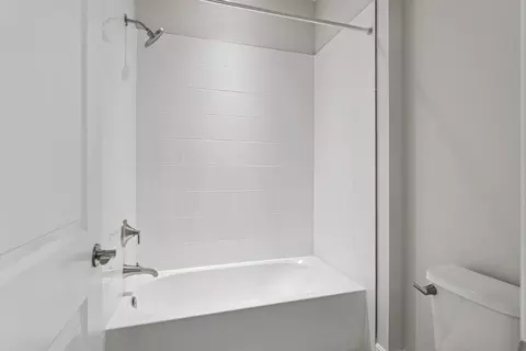 Bath - 10743 Spring Sapling Cir, Parrish, FL 34219 photo 10 of 10